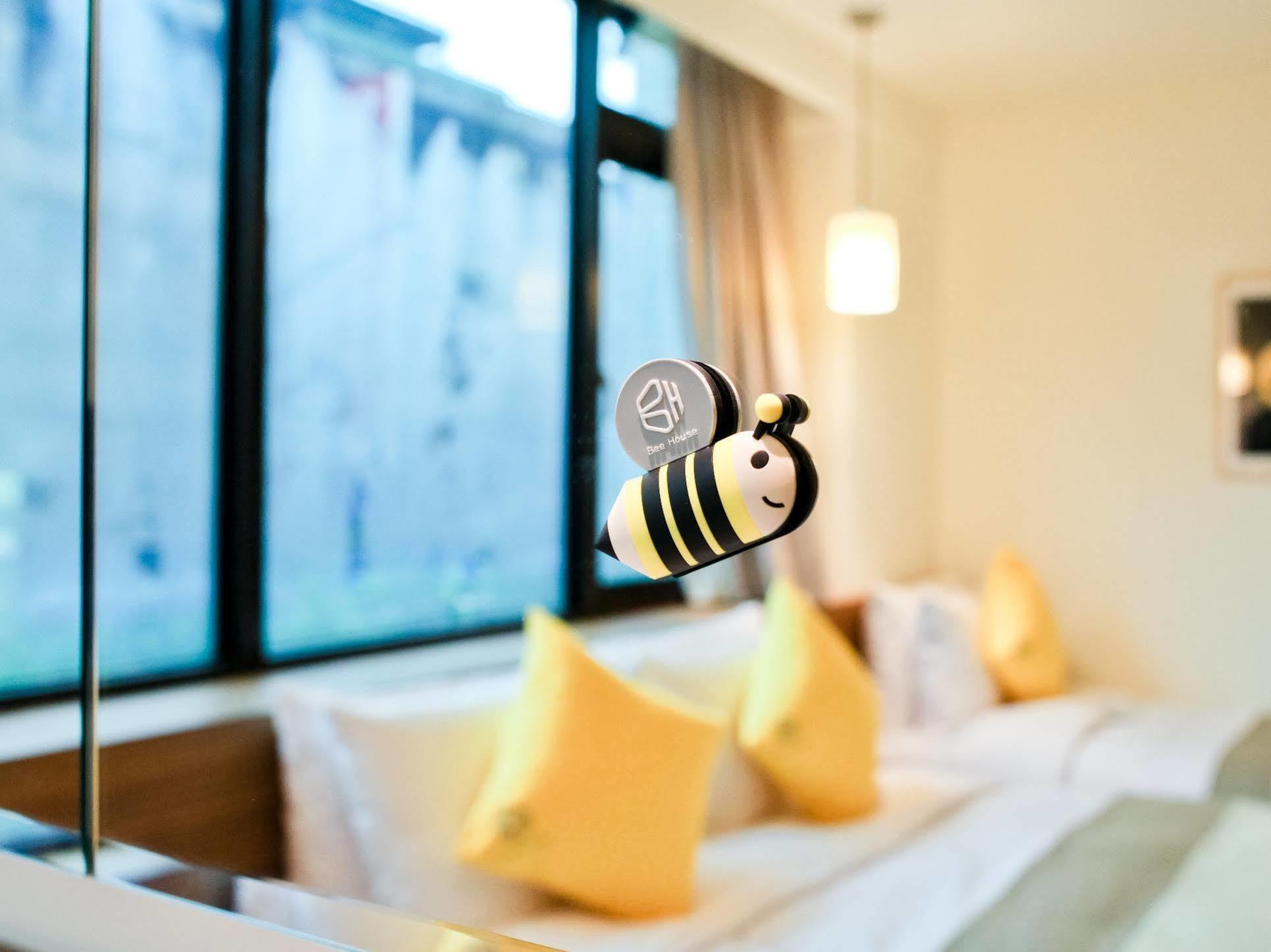 Bee House By Cosmos Creation - Taipei Main Station Hotel Bagian luar foto